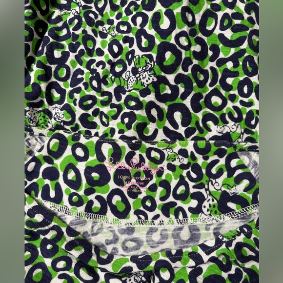 EUC Lilly Pulitzer Cassie top Thrill of the Chaise navy green leopard Med Small - Picture 3 of 4